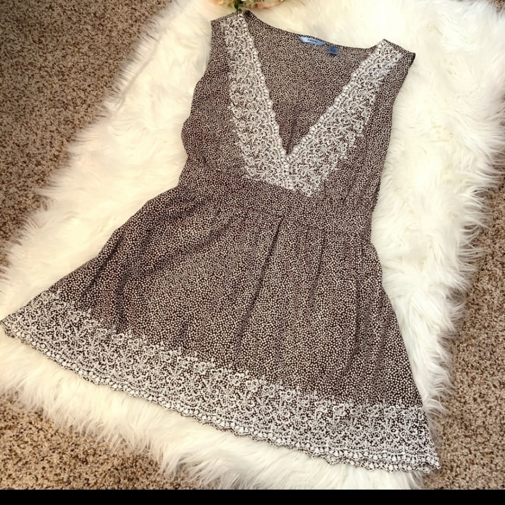 IZOD Sleeveless Embroidered Tie Behind Top
